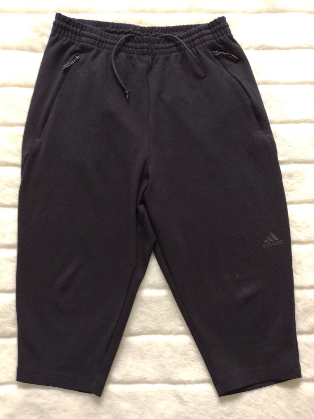 Adidas Women's Cropped Sweatpants Black Medium